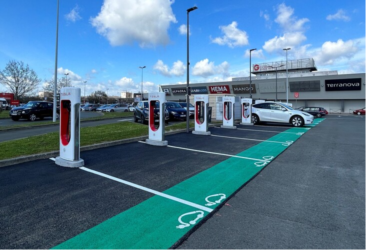 732x500-tesla-1.jpg