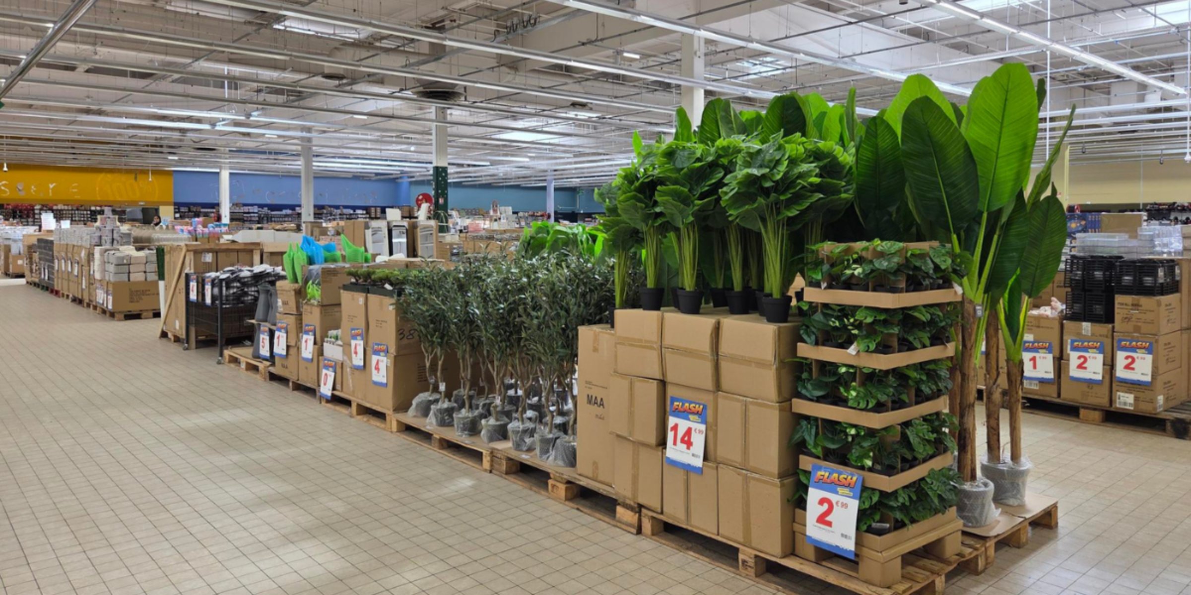 🛍️ 10 000 m² de bonnes affaires !