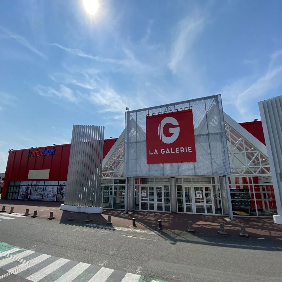 Centre commercial à LUCÉ