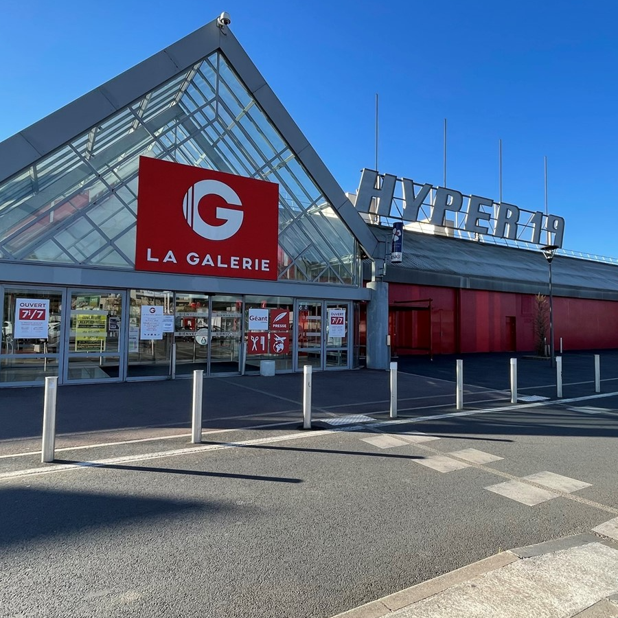 centre commercial à MALEMORT SUR CORREZE